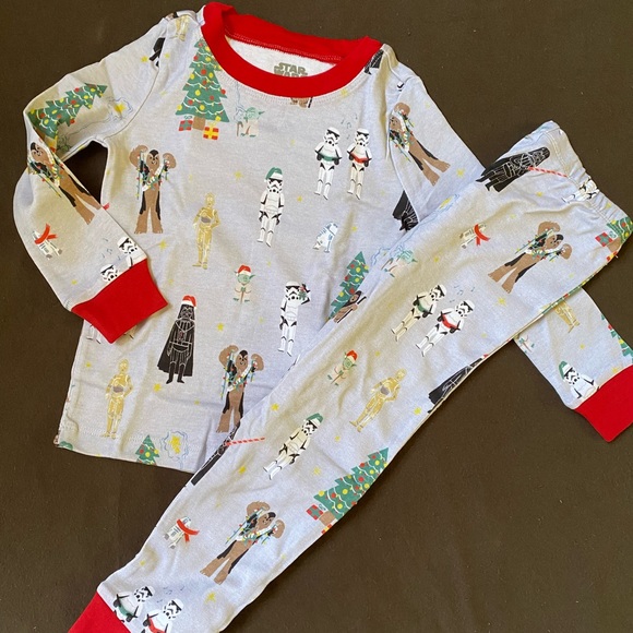 Pottery Barn 3t Star Wars Christmas pajamas - Picture 1 of 2